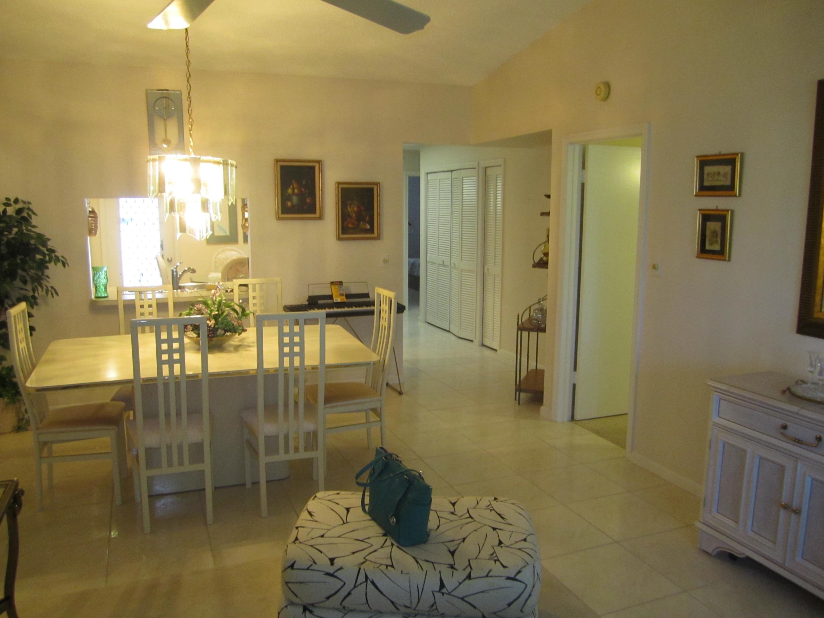 22 Ridge Pointe Drive, Unit D Boynton Beach, FL 33435 - Photo 3 of 25 1373