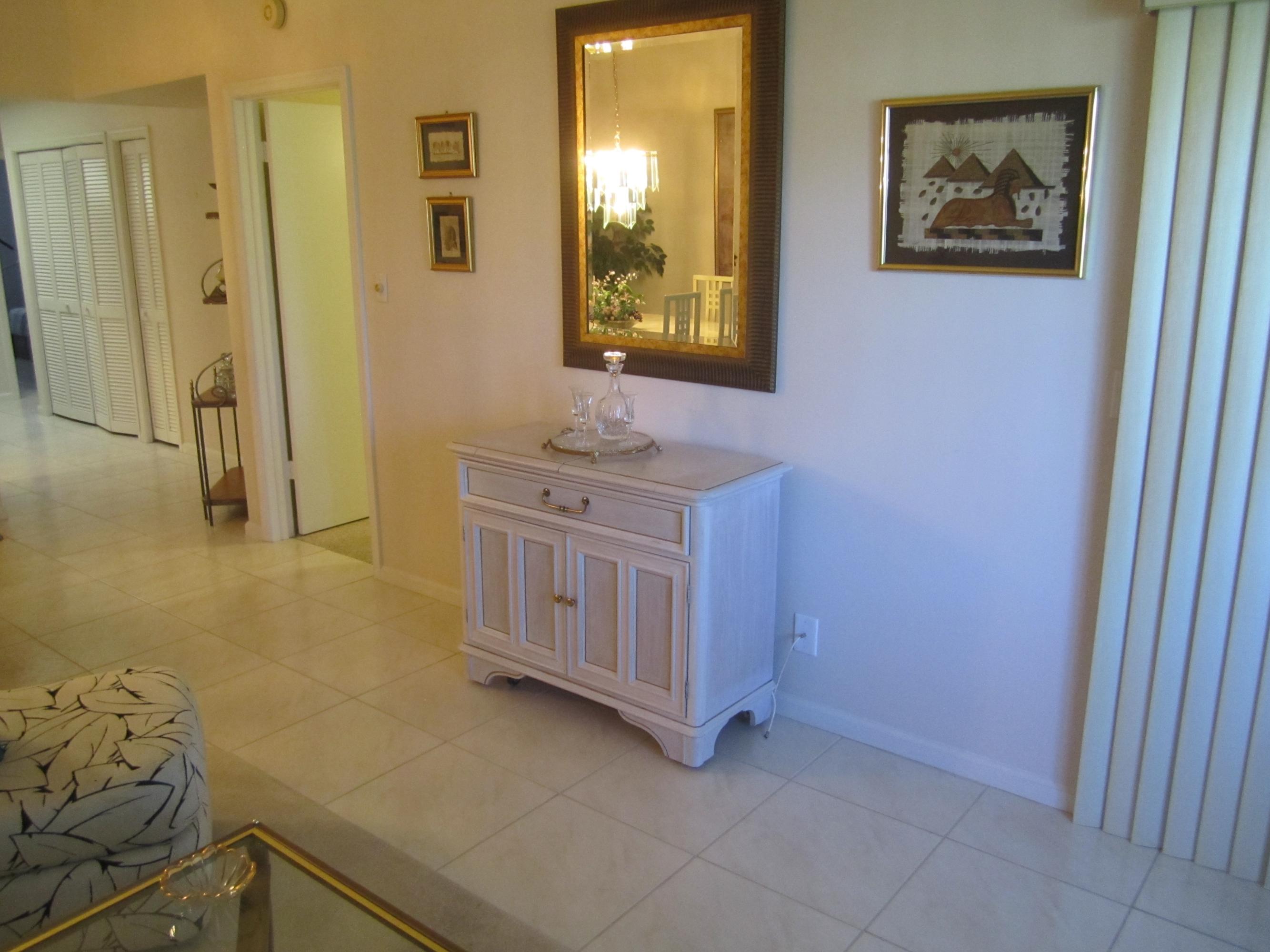 22 Ridge Pointe Drive, Unit D Boynton Beach, FL 33435 - Photo 4 of 25 1374