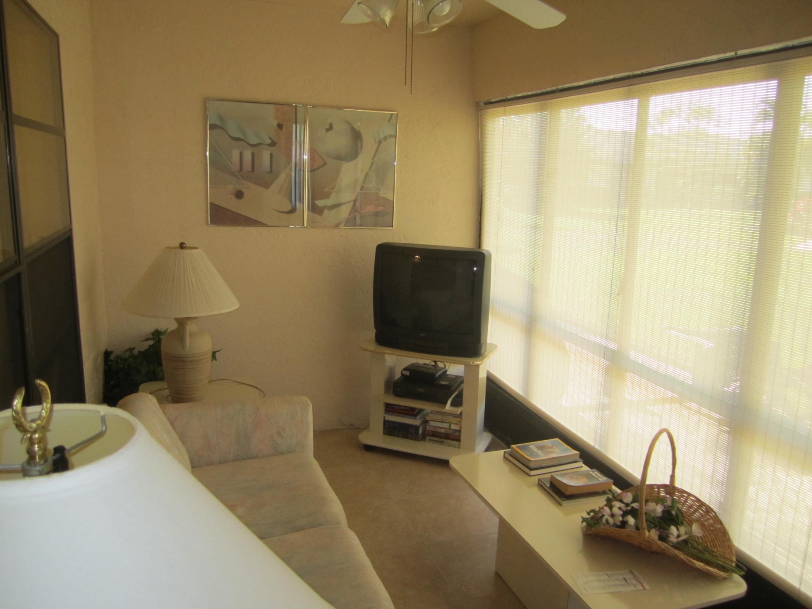 22 Ridge Pointe Drive, Unit D Boynton Beach, FL 33435 - Photo 5 of 25 1375