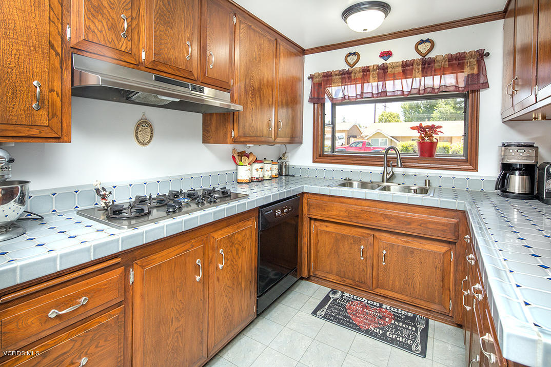 4775 Del Rio Drive Simi Valley, CA 93063 - Photo 3 of 37 4775 Del Rio Small.05