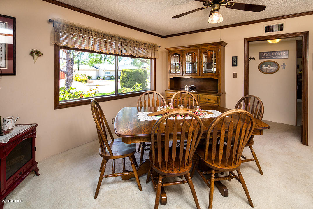 4775 Del Rio Drive Simi Valley, CA 93063 - Photo 9 of 37 4775 Del Rio Small.11