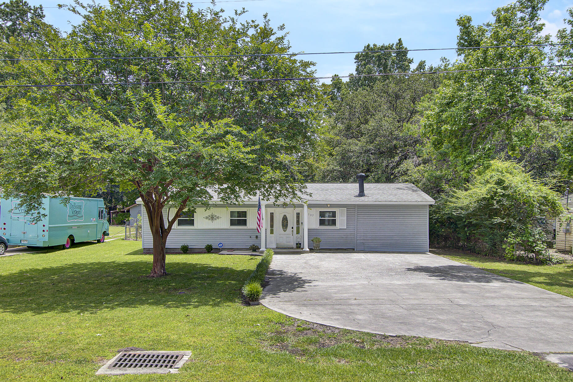1107 Hawthorne Road Hanahan, SC 29410 - Photo 32 of 36 02_2
