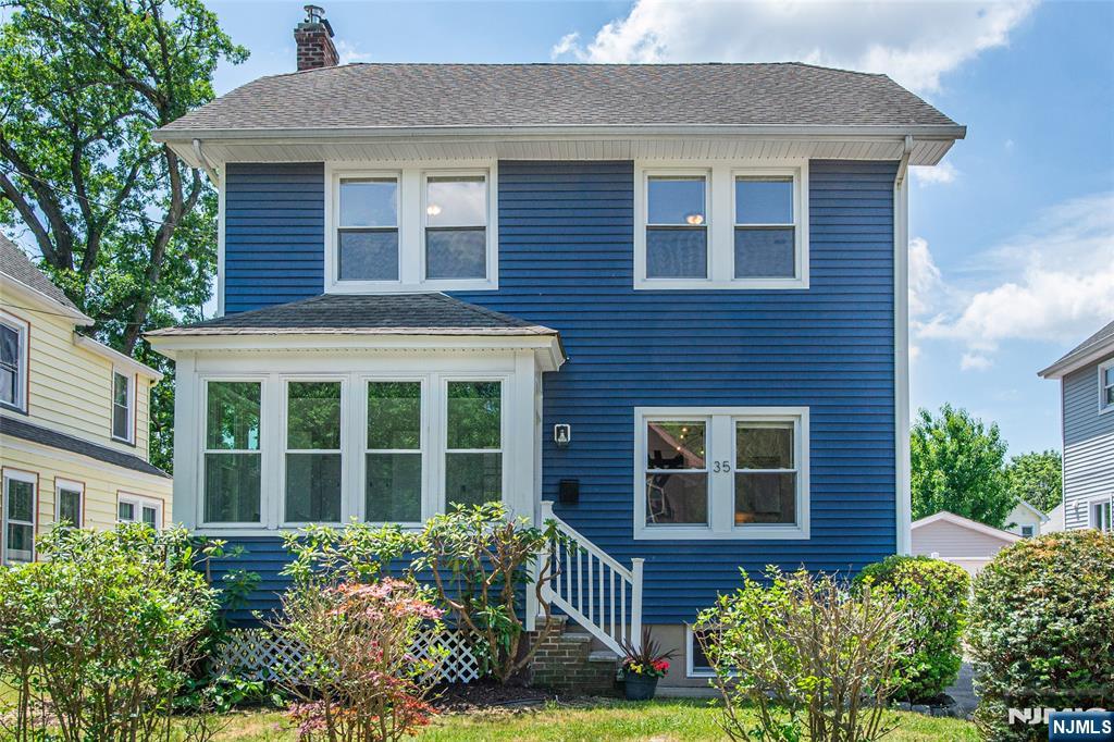 35 Howe Avenue Montclair, NJ 07042 - Photo 3 of 49