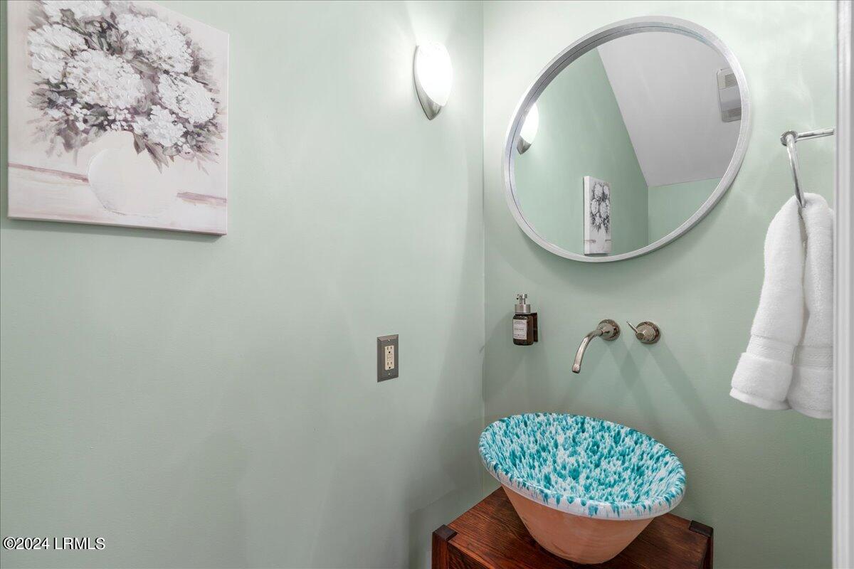 895 Ribaut Road, Unit 14 Beaufort, SC 29902 - Photo 16 of 33 41-Half Bath