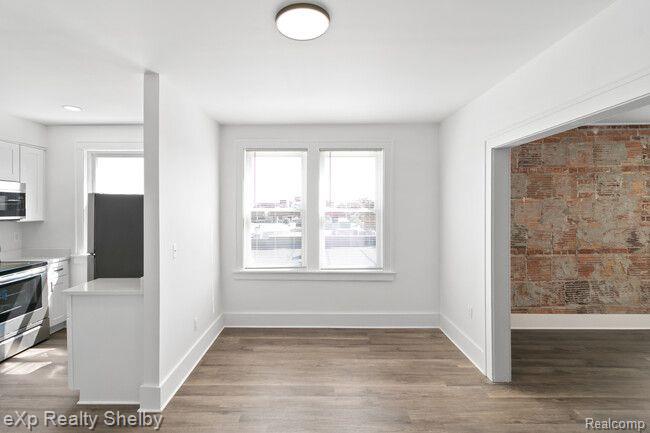 259 West Nine Mile Road, Unit 304 Ferndale, MI 48220 - Photo 10 of 24