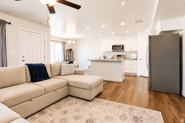 88 East Ginger Gold Road Santaquin, UT 84655 - Photo 4 of 33