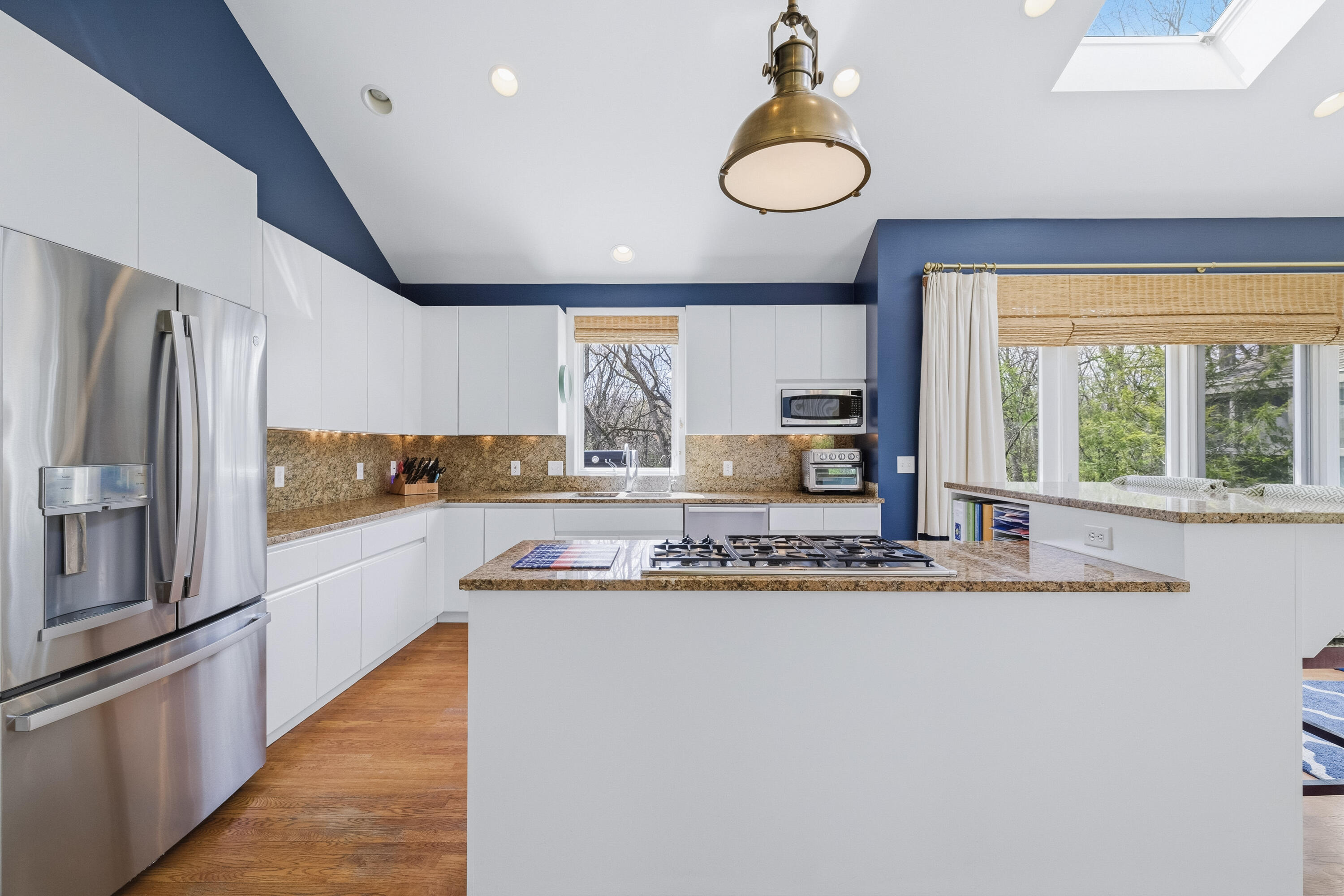 5611 Oak Bluffs Road Fontana, WI 53125 - Photo 16 of 43 Kitchen