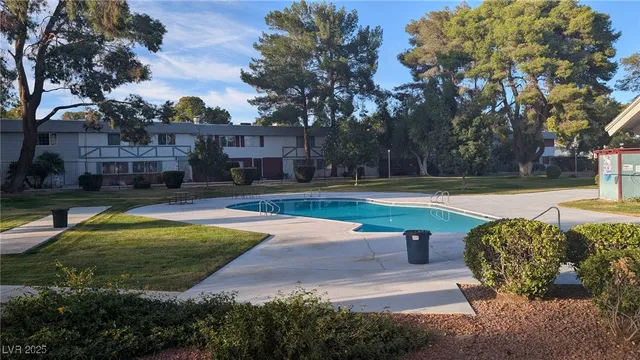 $1,650 | 426 Greenbriar Townhouse Way, Las Vegas, NV 89121