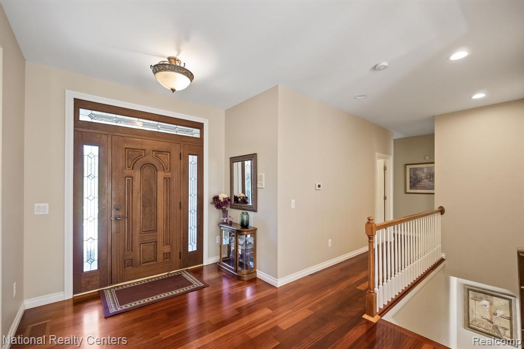 10180 Hadley Road Clarkston, MI 48348 - Photo 4 of 54