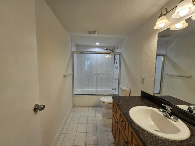 $1,900 | 120 Sparrow Drive, Unit 208, Royal Palm Beach, FL 33411