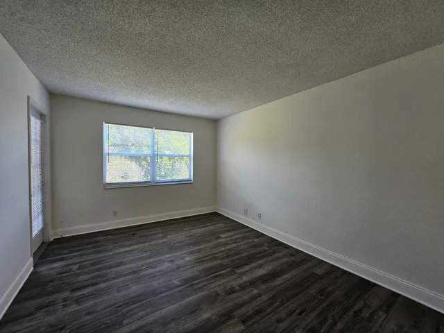 $1,900 | 120 Sparrow Drive, Unit 208, Royal Palm Beach, FL 33411