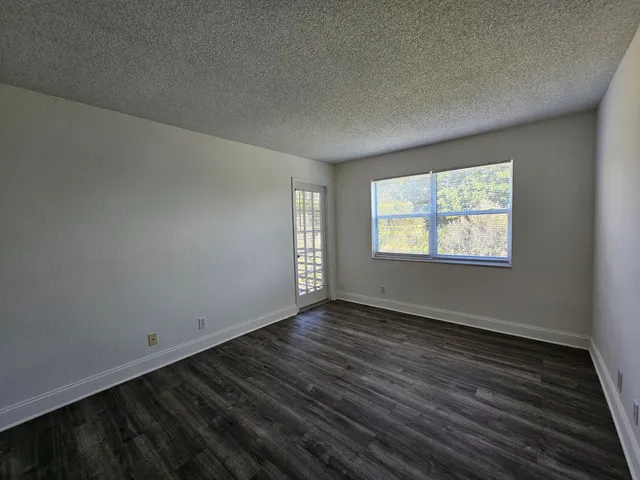 $1,900 | 120 Sparrow Drive, Unit 208, Royal Palm Beach, FL 33411