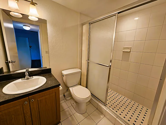 $1,900 | 120 Sparrow Drive, Unit 208, Royal Palm Beach, FL 33411