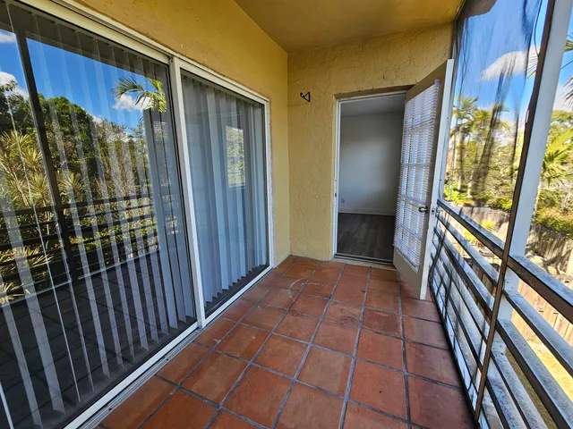 $1,900 | 120 Sparrow Drive, Unit 208, Royal Palm Beach, FL 33411