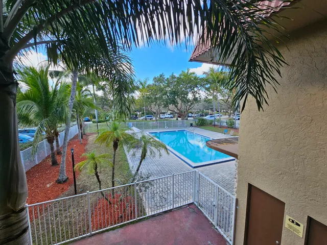 $1,900 | 120 Sparrow Drive, Unit 208, Royal Palm Beach, FL 33411