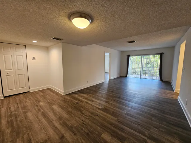 $1,900 | 120 Sparrow Drive, Unit 208, Royal Palm Beach, FL 33411