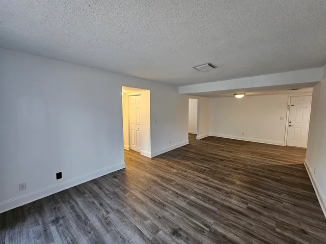 $1,900 | 120 Sparrow Drive, Unit 208, Royal Palm Beach, FL 33411