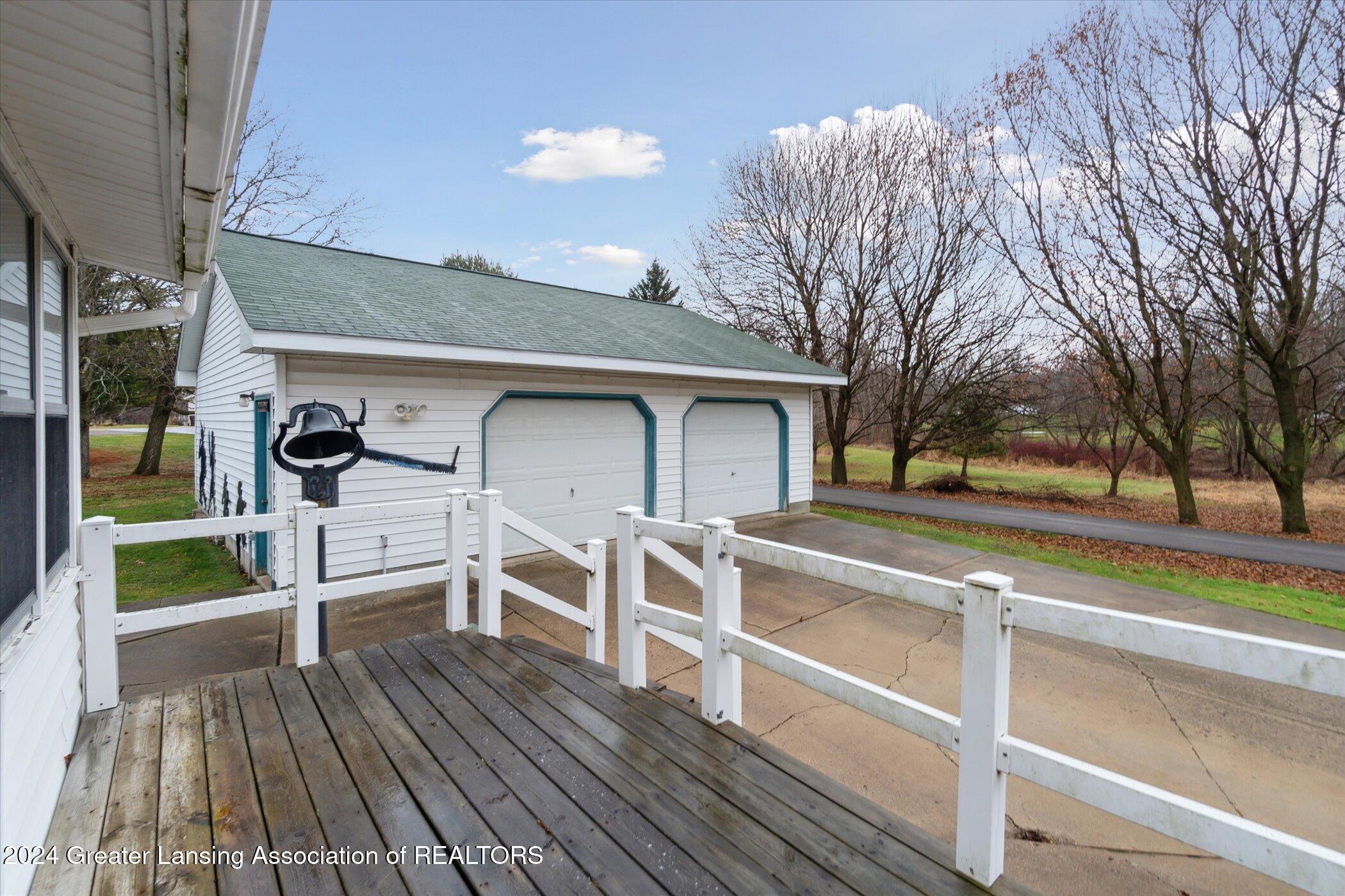 13911 Turner Road Dewitt, MI 48820 - Photo 35 of 55 Deck