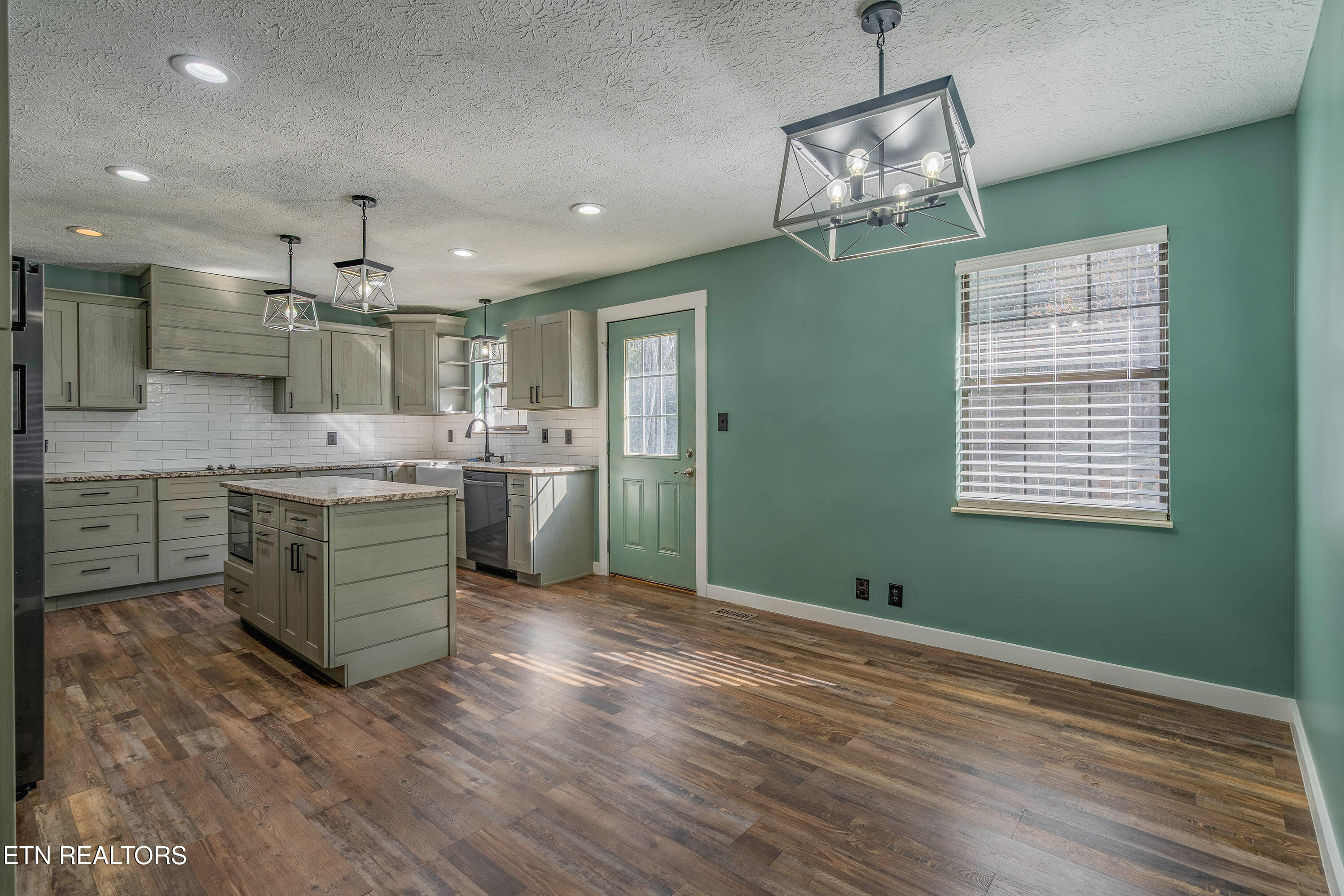 161 Adcock Hollow Road Harriman, TN 37748 - Photo 8 of 41 A7300986-HDR