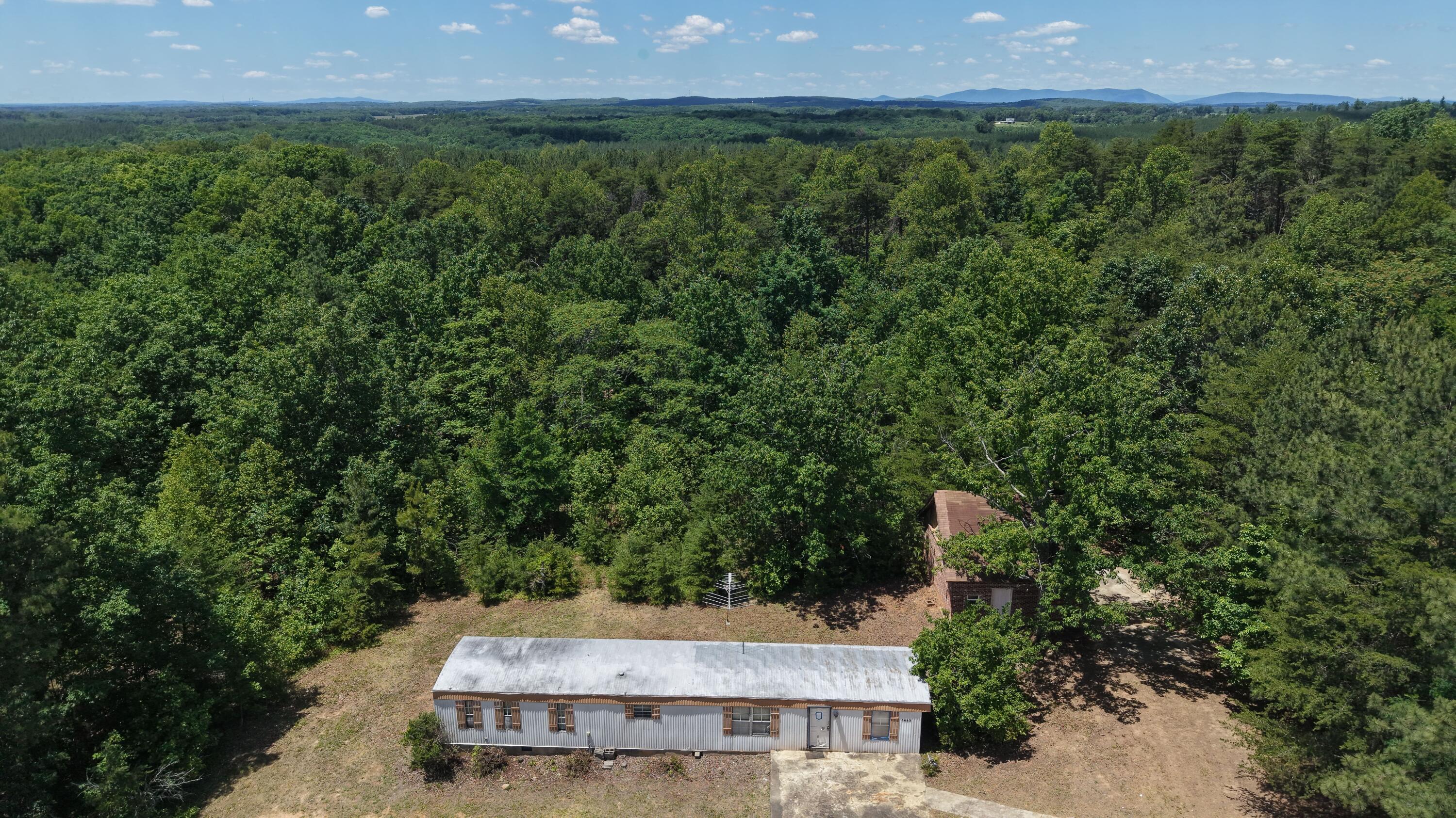 3685 Midway Road Gretna, VA 24557 - Photo 11 of 43 09