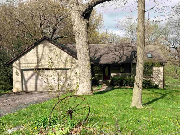 $184,900 | 481 Marstonmoor Road, Davis, IL 61019