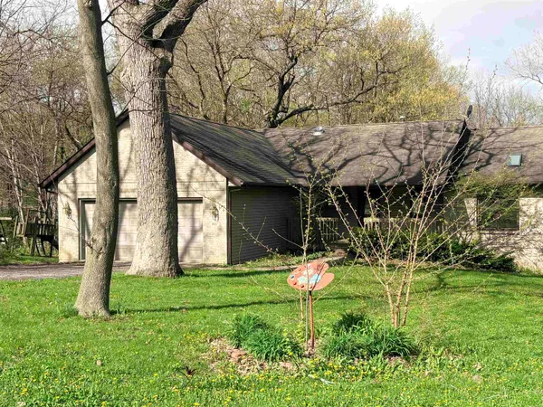 $184,900 | 481 Marstonmoor Road, Davis, IL 61019