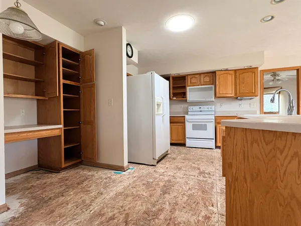 $184,900 | 481 Marstonmoor Road, Davis, IL 61019
