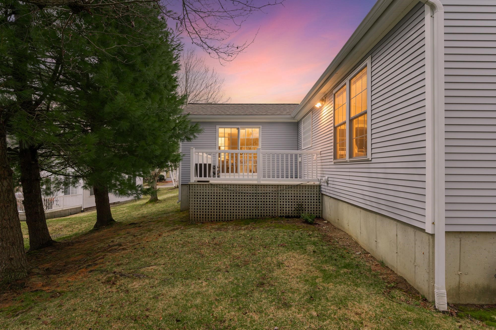 33 Hampton Meadows Hampton, NH 03842 - Photo 4 of 51