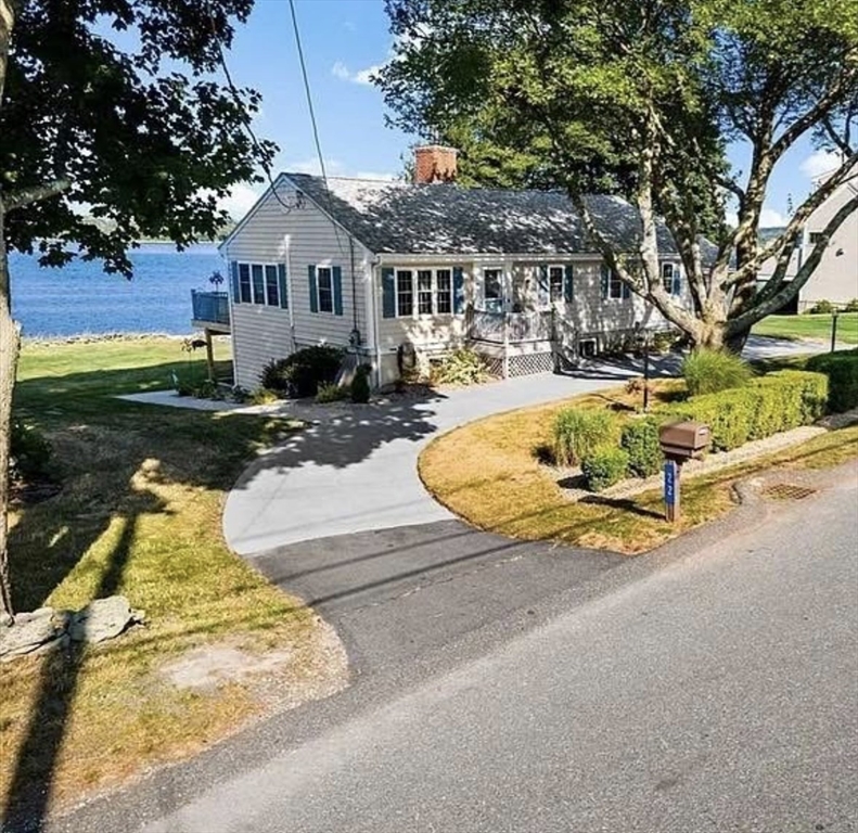 22 Riverside Drive Berkley, MA 02779 - Photo 3 of 40 Gallery Image 3