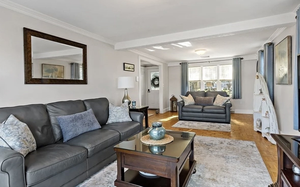 22 Riverside Drive Berkley, MA 02779 - Photo 8 of 40 Gallery Image 8
