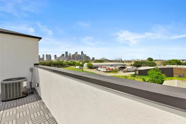 $679,000 | 3118 Clay Street, Houston, TX 77003