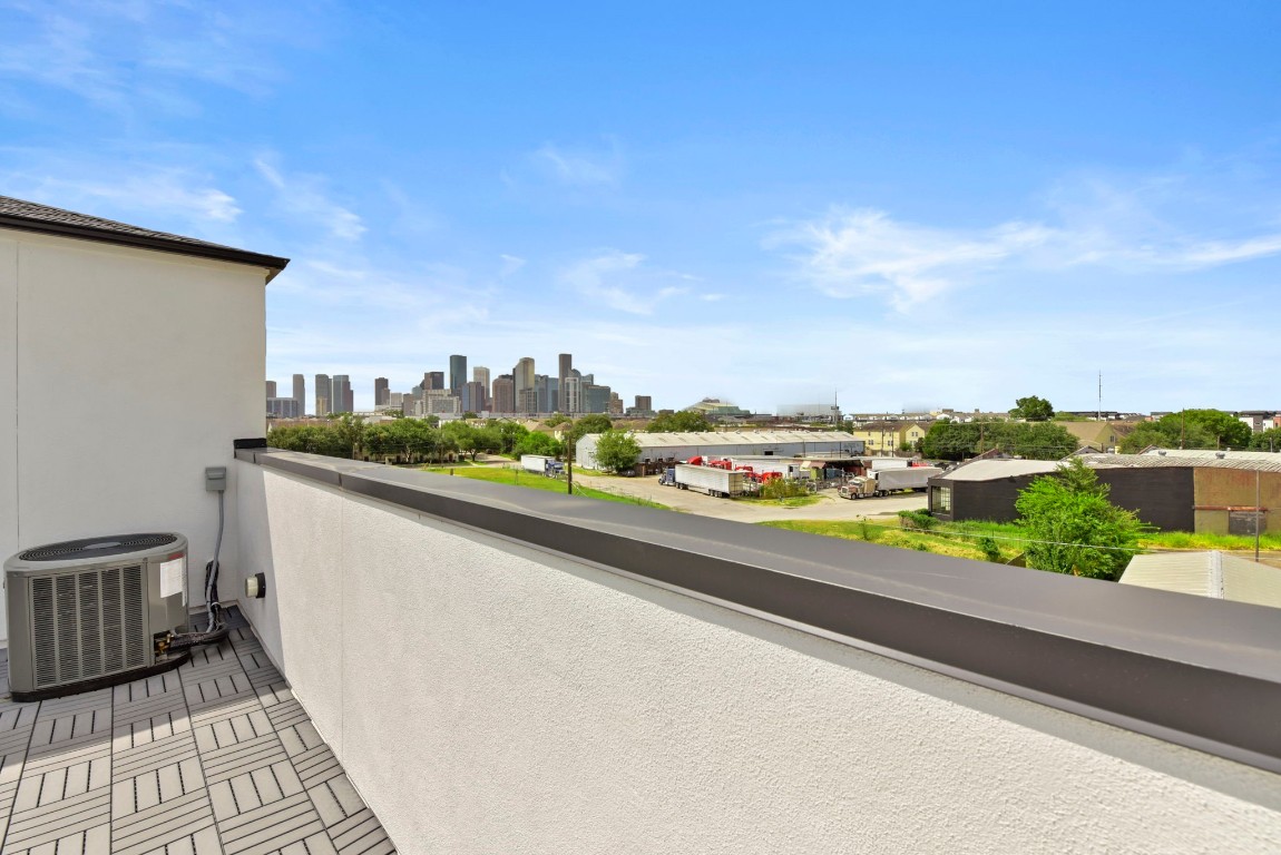 3118 Clay Street Houston, TX 77003 - Photo 29 of 32 a view of balcony with city view