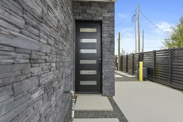 $679,000 | 3118 Clay Street, Houston, TX 77003