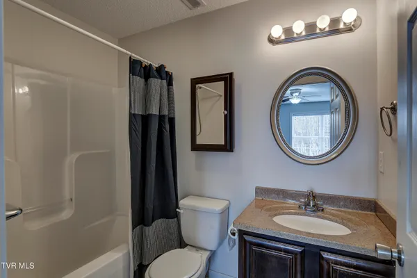 $1,600 | 119 Amanda Lane, Unit 6, Bristol, TN 37620