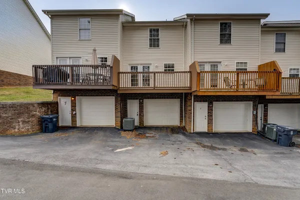 $1,600 | 119 Amanda Lane, Unit 6, Bristol, TN 37620