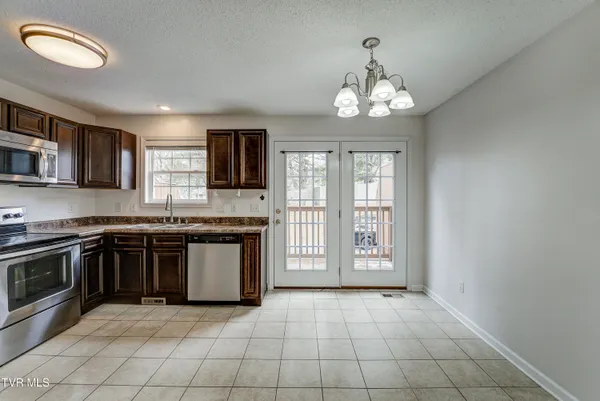 $1,600 | 119 Amanda Lane, Unit 6, Bristol, TN 37620