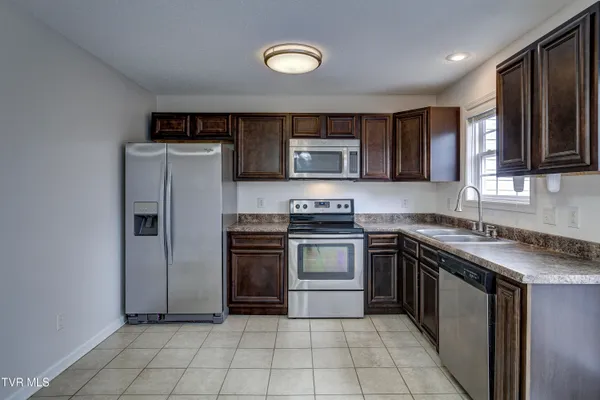 $1,600 | 119 Amanda Lane, Unit 6, Bristol, TN 37620