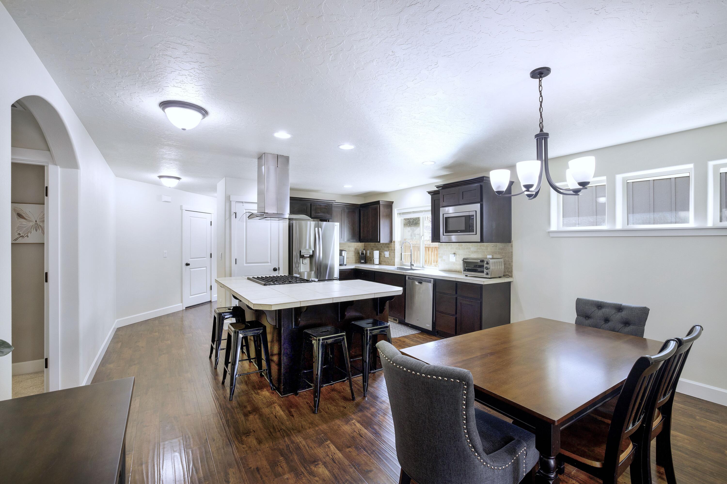 20522 Mutt Court Bend, OR 97701 - Photo 9 of 23 Kitchen/Dining Area