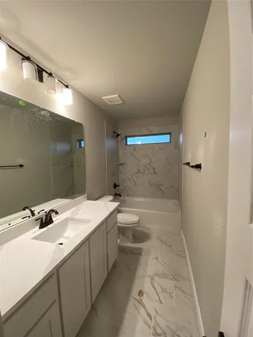 $464,990 | 360 Devonshire Drive, Greenville, TX 75401