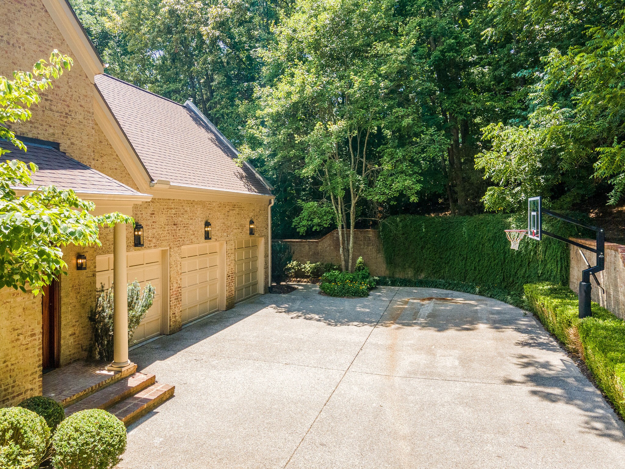 1073 Vaughn Crest Boulevard Franklin, TN 37069 - Photo 66 of 70 a view of a back yard of the house