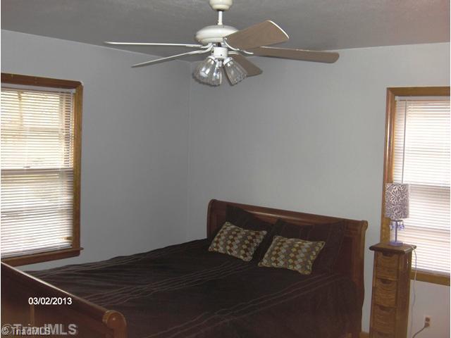 2451 Farmbrook Road Winston-Salem, NC 27103 - Photo 9 of 10 2nd Bedroom.