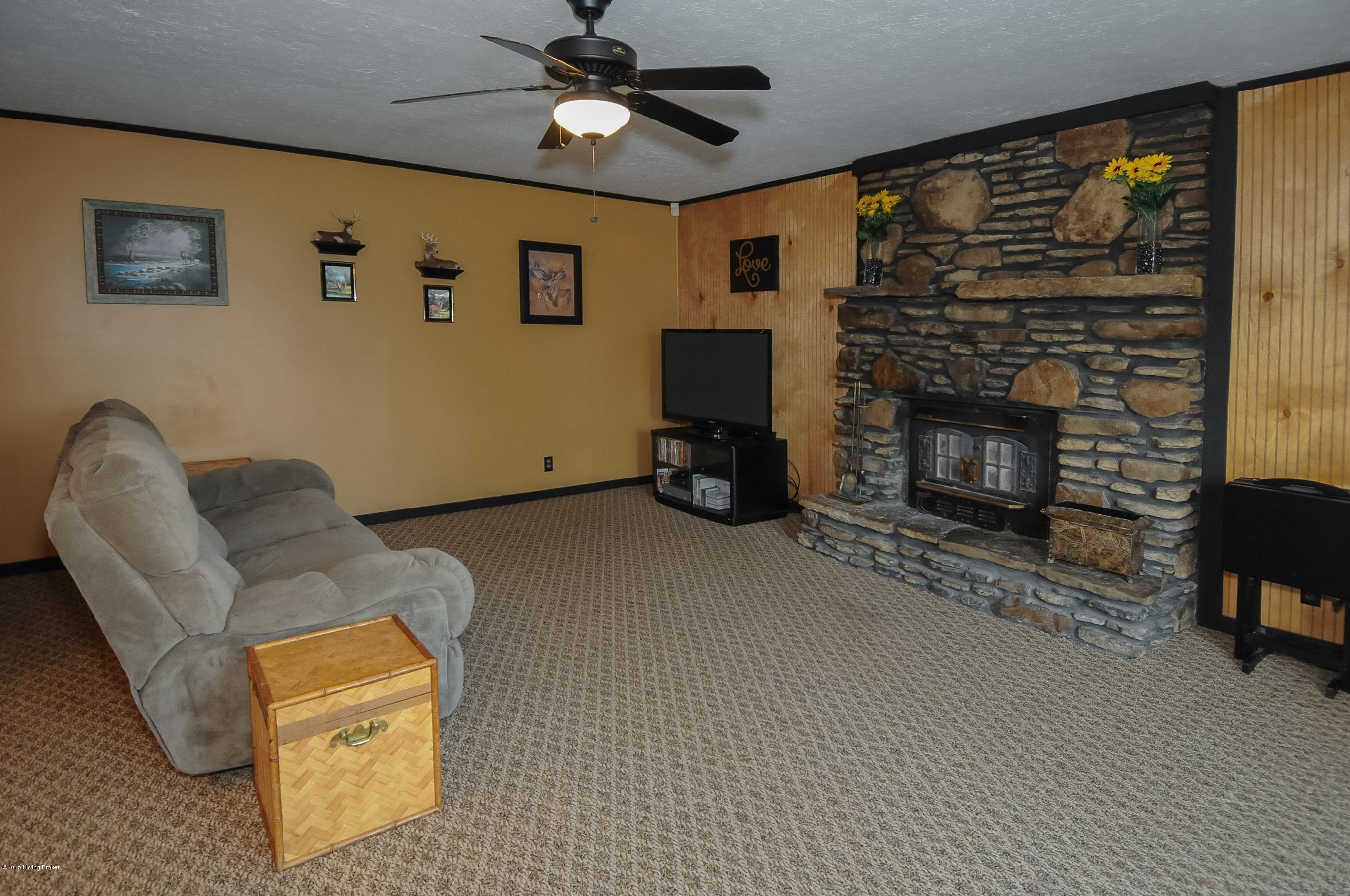 7265 Beech Grv Road Lebanon Junction, KY 40150 - Photo 5 of 20 7265BeechGroveRd-5