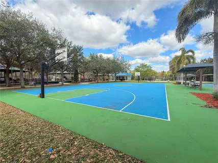 $190,000 | 605 Oaks Drive, Unit 703, Pompano Beach, FL 33069