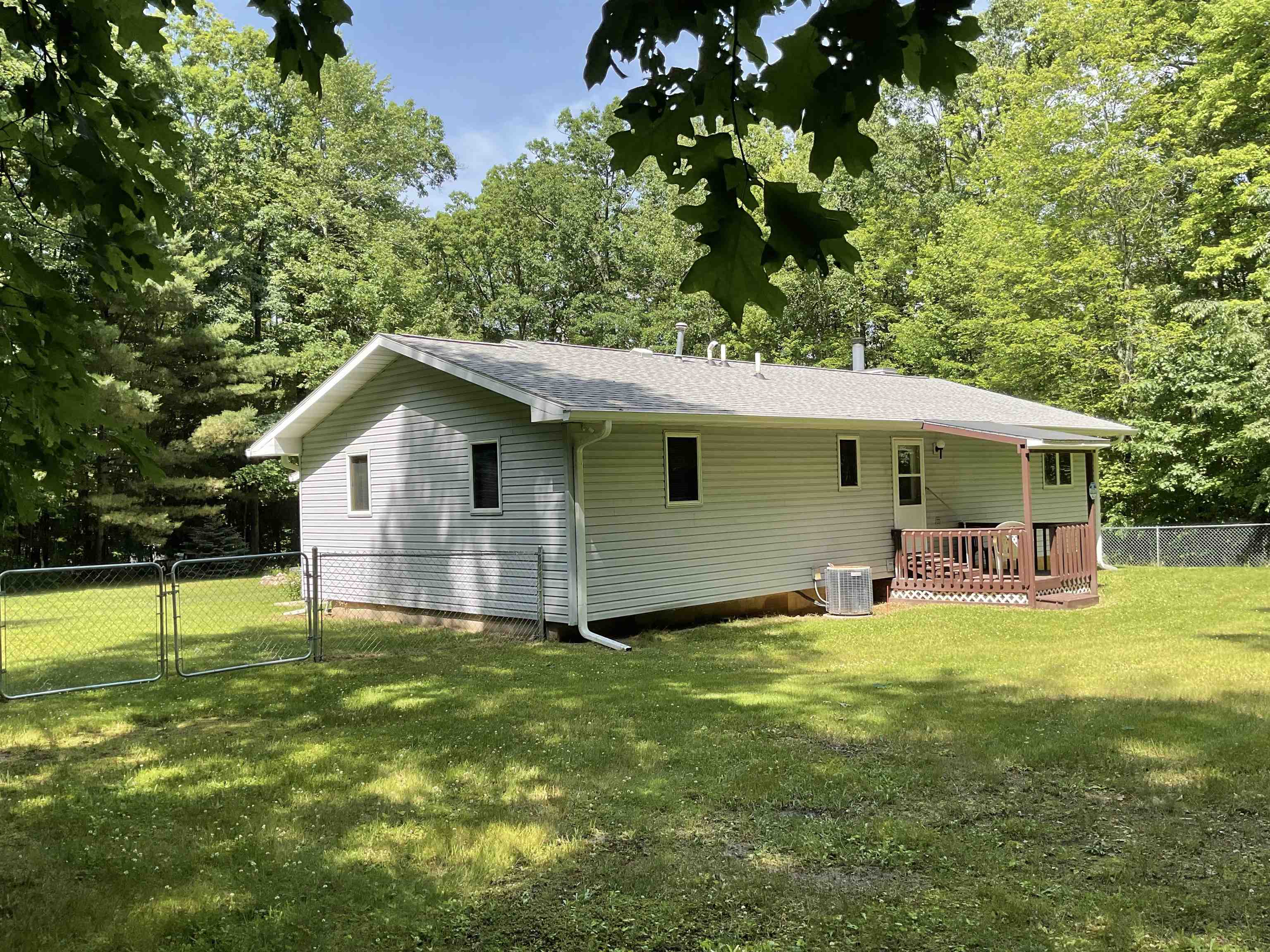 3300 East Arnold Lake Road Harrison, MI 48625 - Photo 13 of 90 1947481-cb2159c1-322b-4510-99be-cc9116d72827.JPG