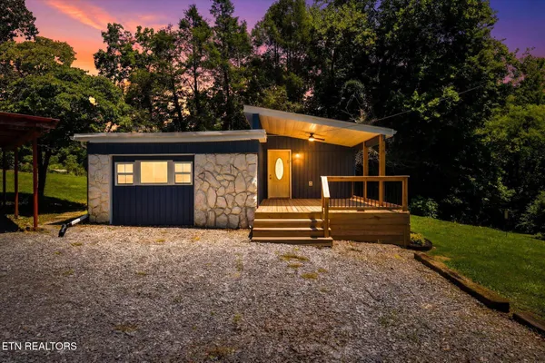 $325,000 | 2401 Maryville Pike, Knoxville, TN 37920