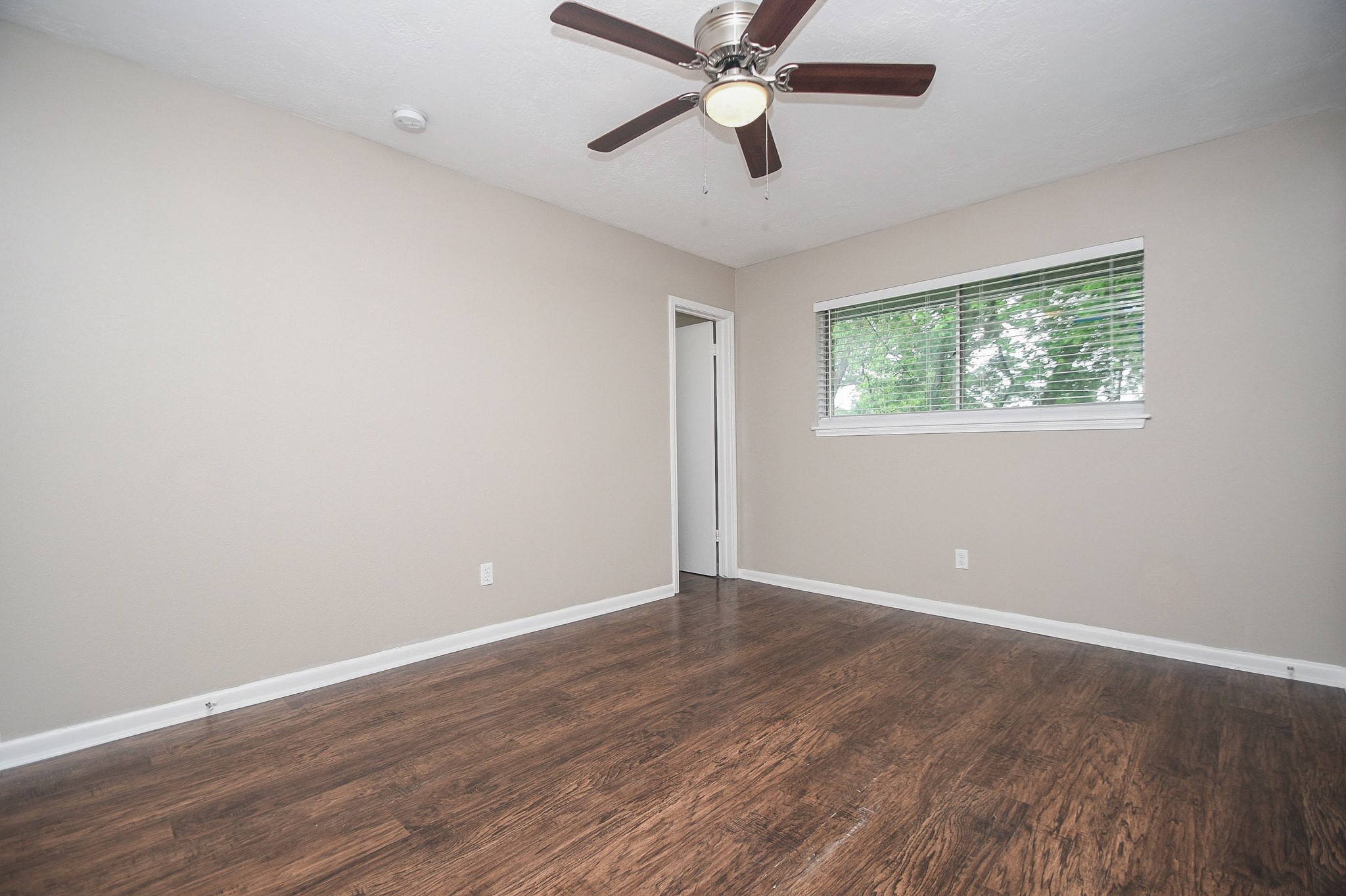 710 Barnesville Street Channelview, TX 77530 - Photo 14 of 20 Primary bedroom.