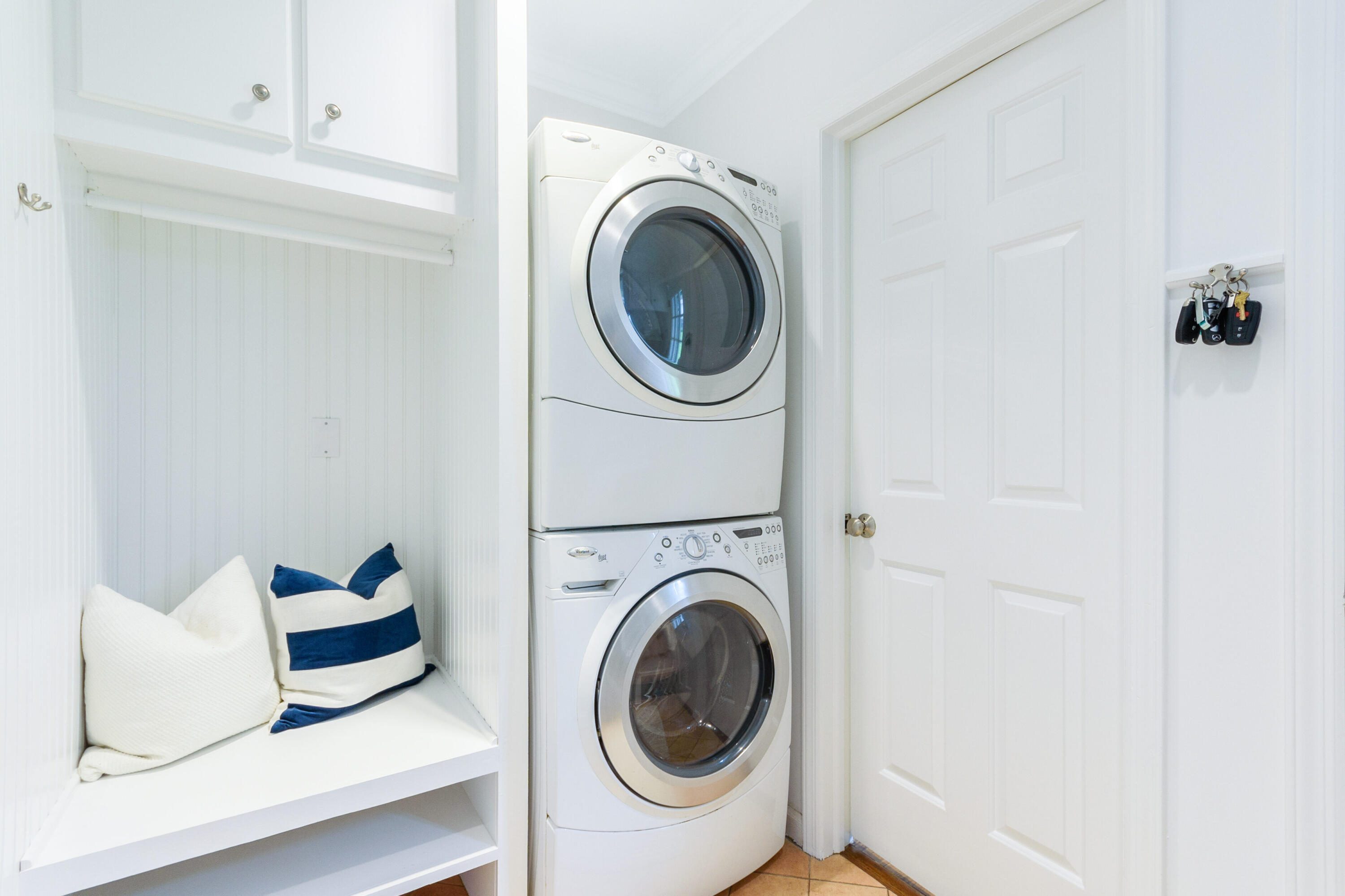 2 Hedge Row Darien, CT 06820 - Photo 15 of 38 a utility room with dryer and washer