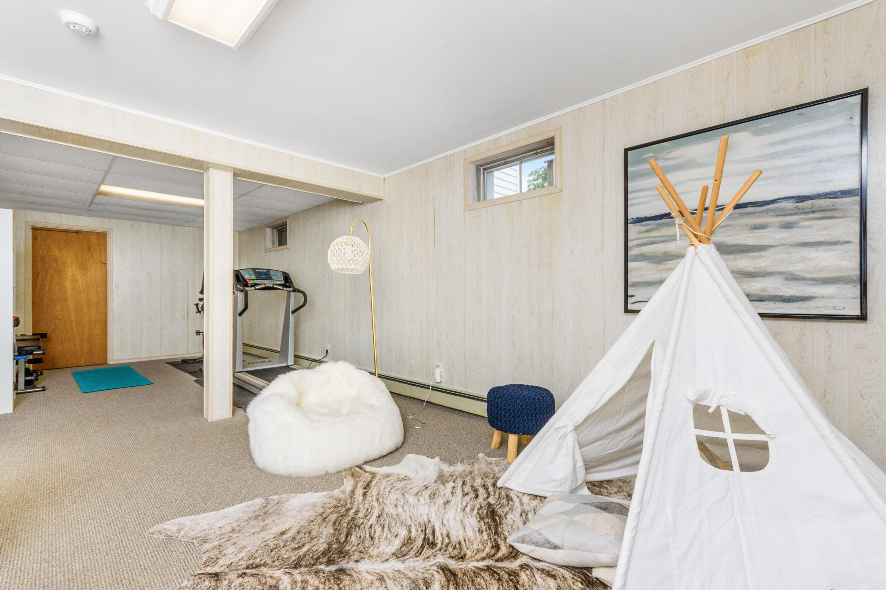 2 Hedge Row Darien, CT 06820 - Photo 25 of 38 a view of living room