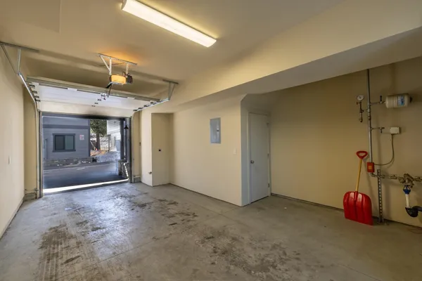 $819,000 | 28 Oak Tree Way, Unit 8, Mammoth Lakes, CA 93546