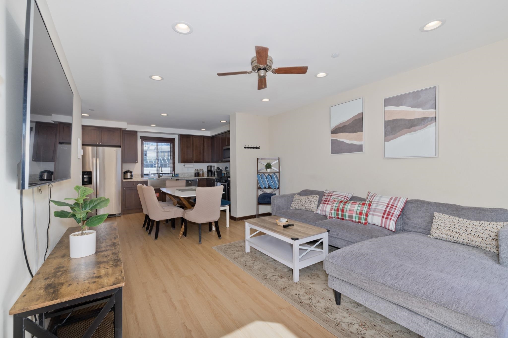 28 Oak Tree Way, Unit 8 Mammoth Lakes, CA 93546 - Photo 11 of 32 Living room with light wood-style floors, recessed lighting, and a ceiling fan